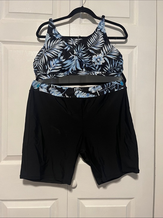 Other - Womens 2 Piece Black Swim with Floral Shorts with Blue Floral Bikini Top Size 2X